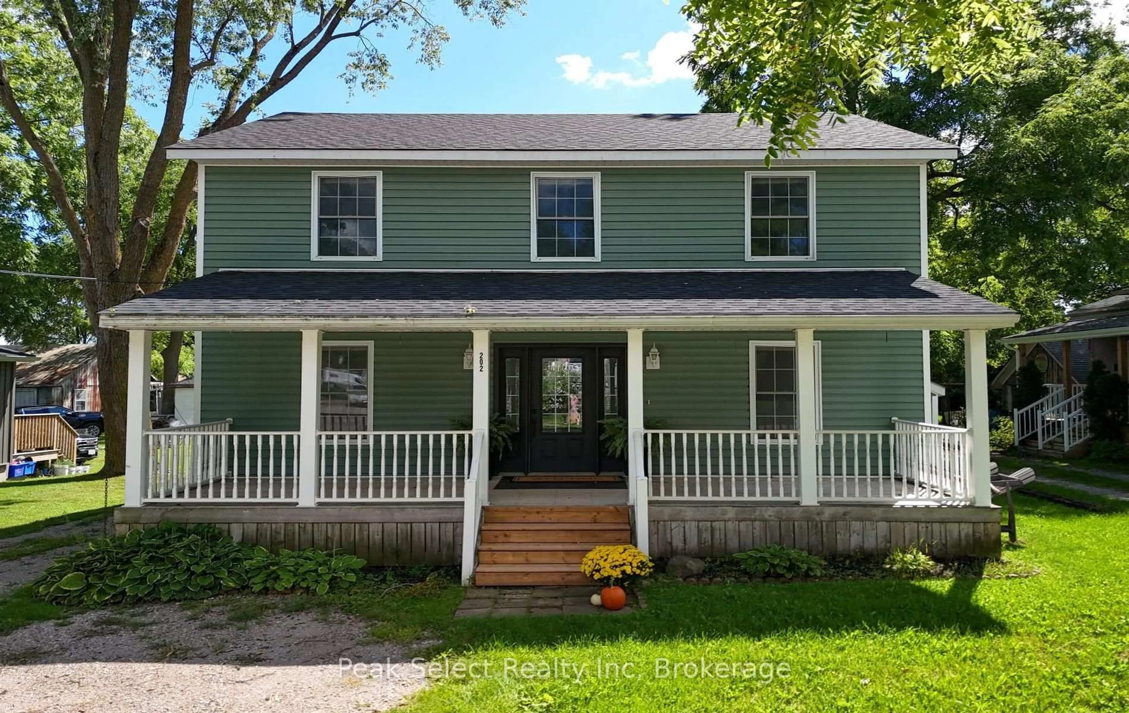 Home with vinyl exterior material, street for 202 Queen St, St. Marys Ontario N4X 1B7