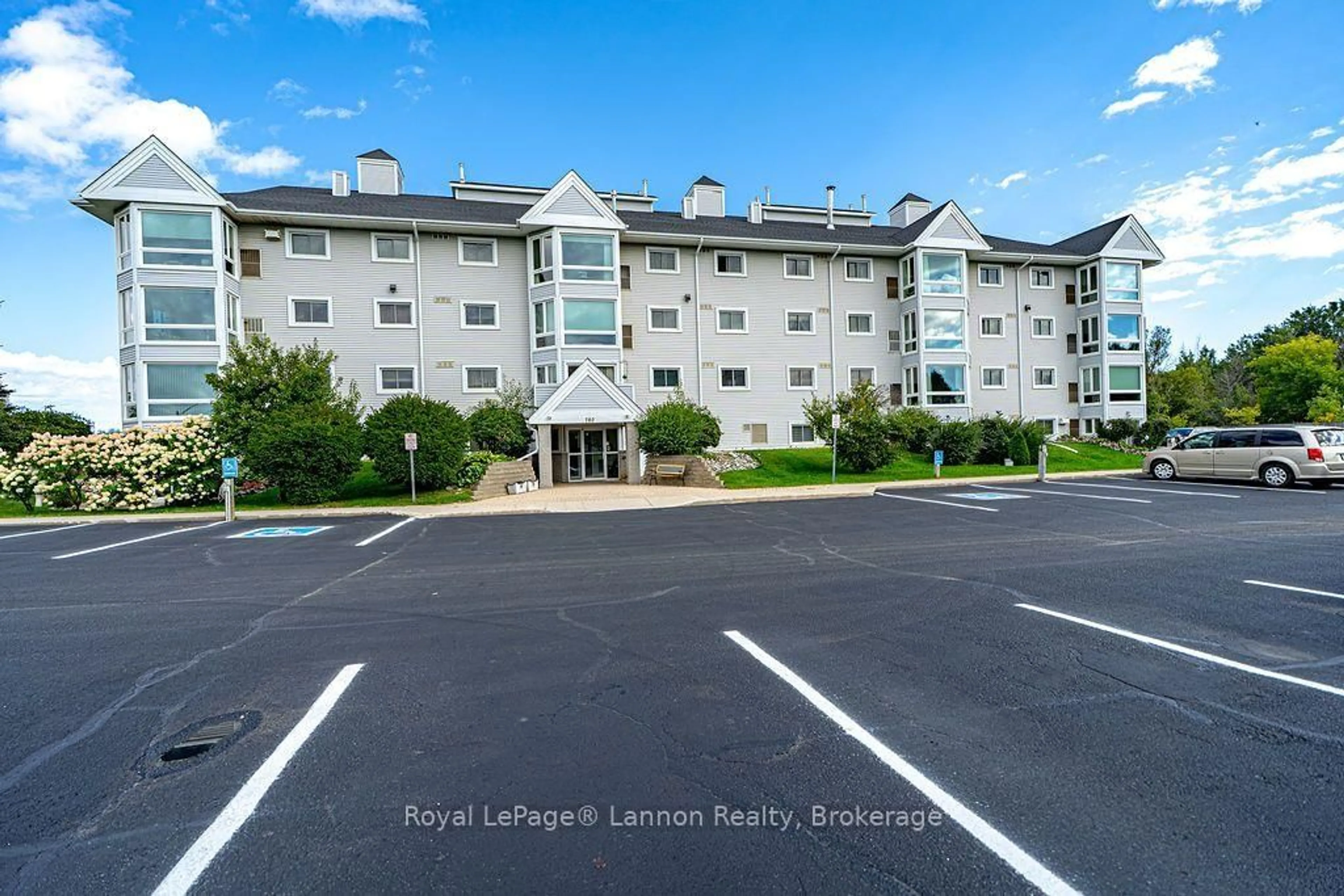 A pic from outside/outdoor area/front of a property/back of a property/a pic from drone, water/lake/river/ocean view for 780 Gordon St #205, Thunder Bay Ontario P7E 6S1
