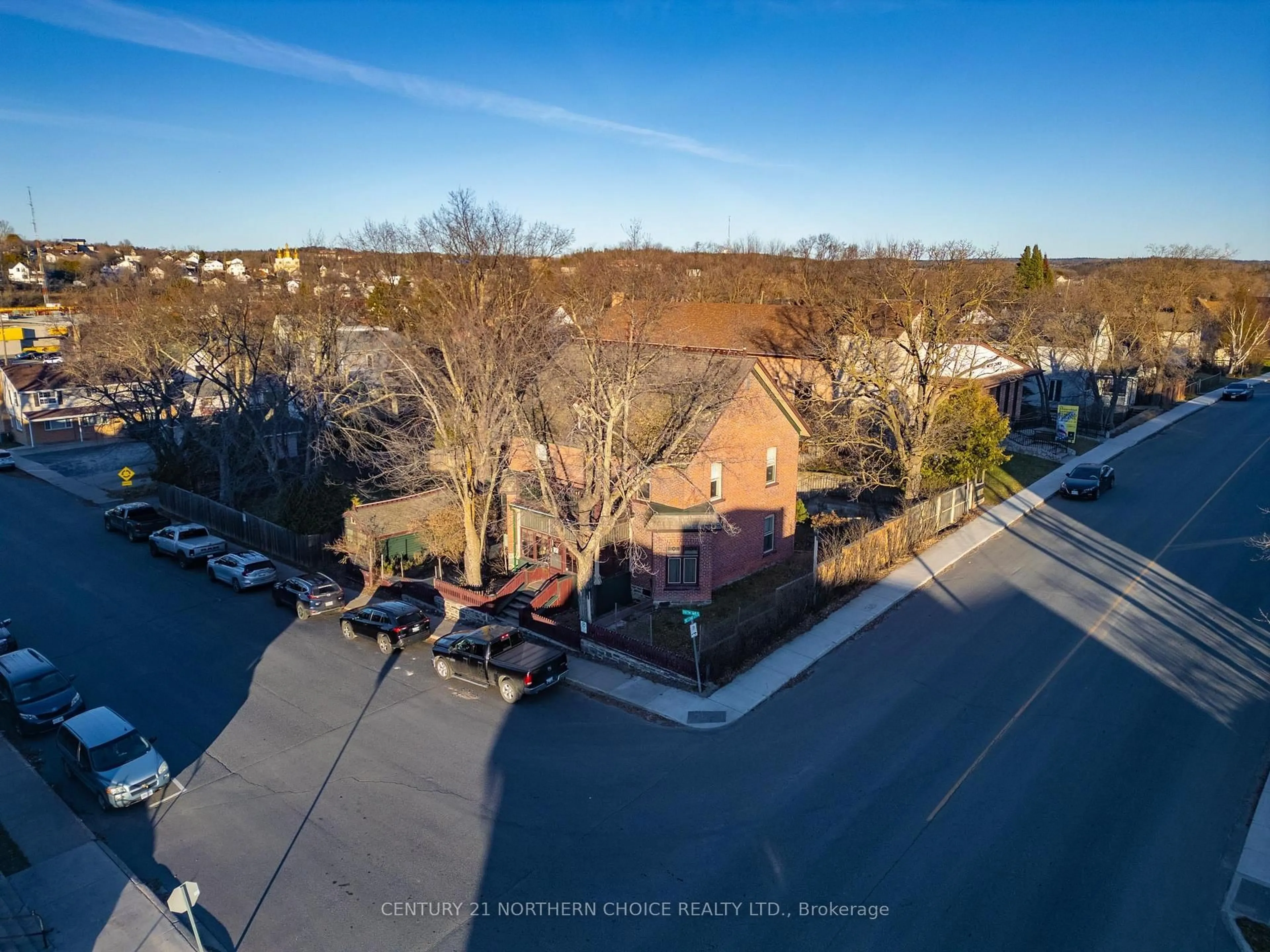 A pic from outside/outdoor area/front of a property/back of a property/a pic from drone, unknown for 127 Fifth Ave, Kenora Ontario P9N 2A3