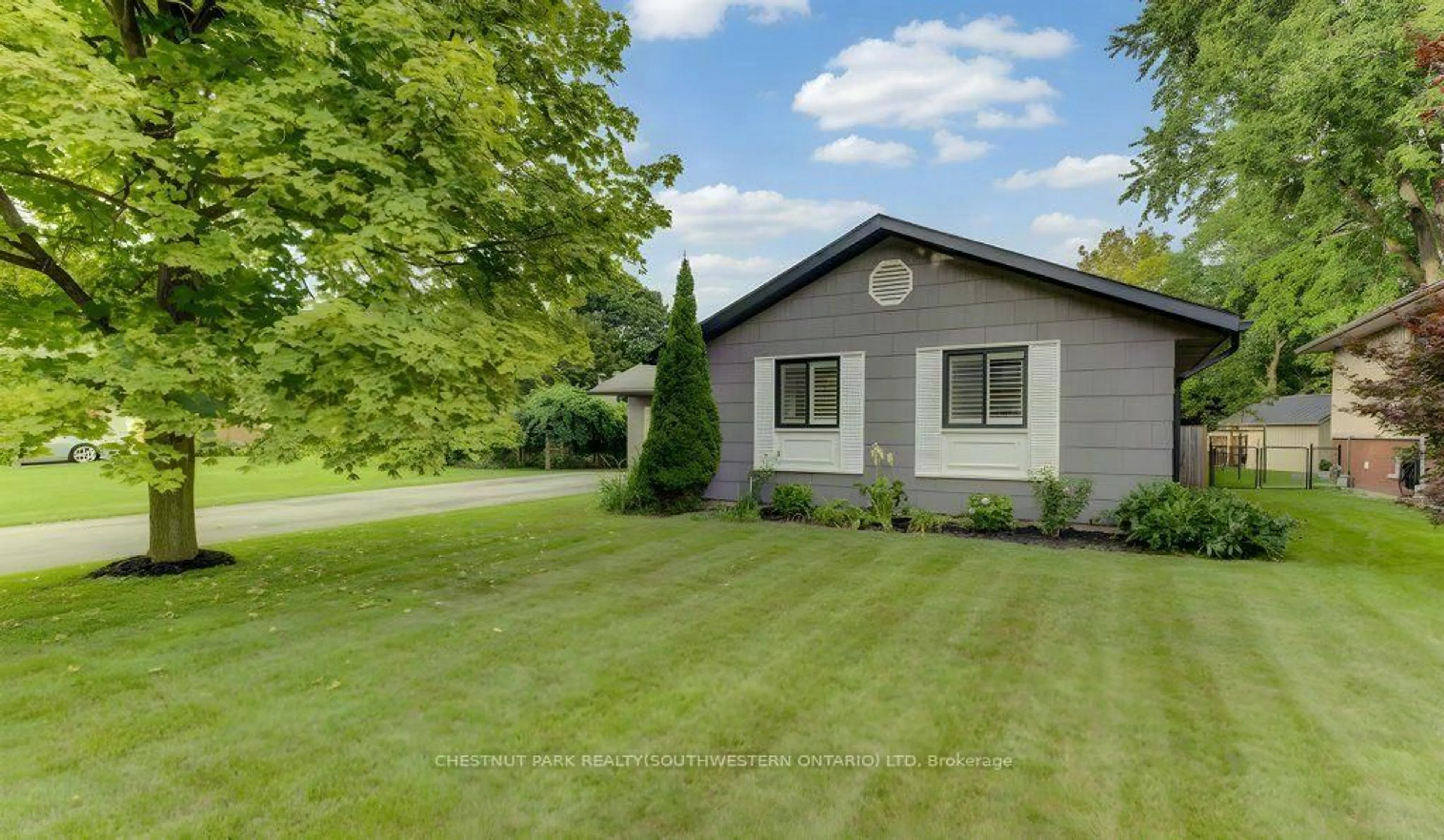 Shed for 3 BLUE HERON Crt, Woolwich Ontario N3B 1S6