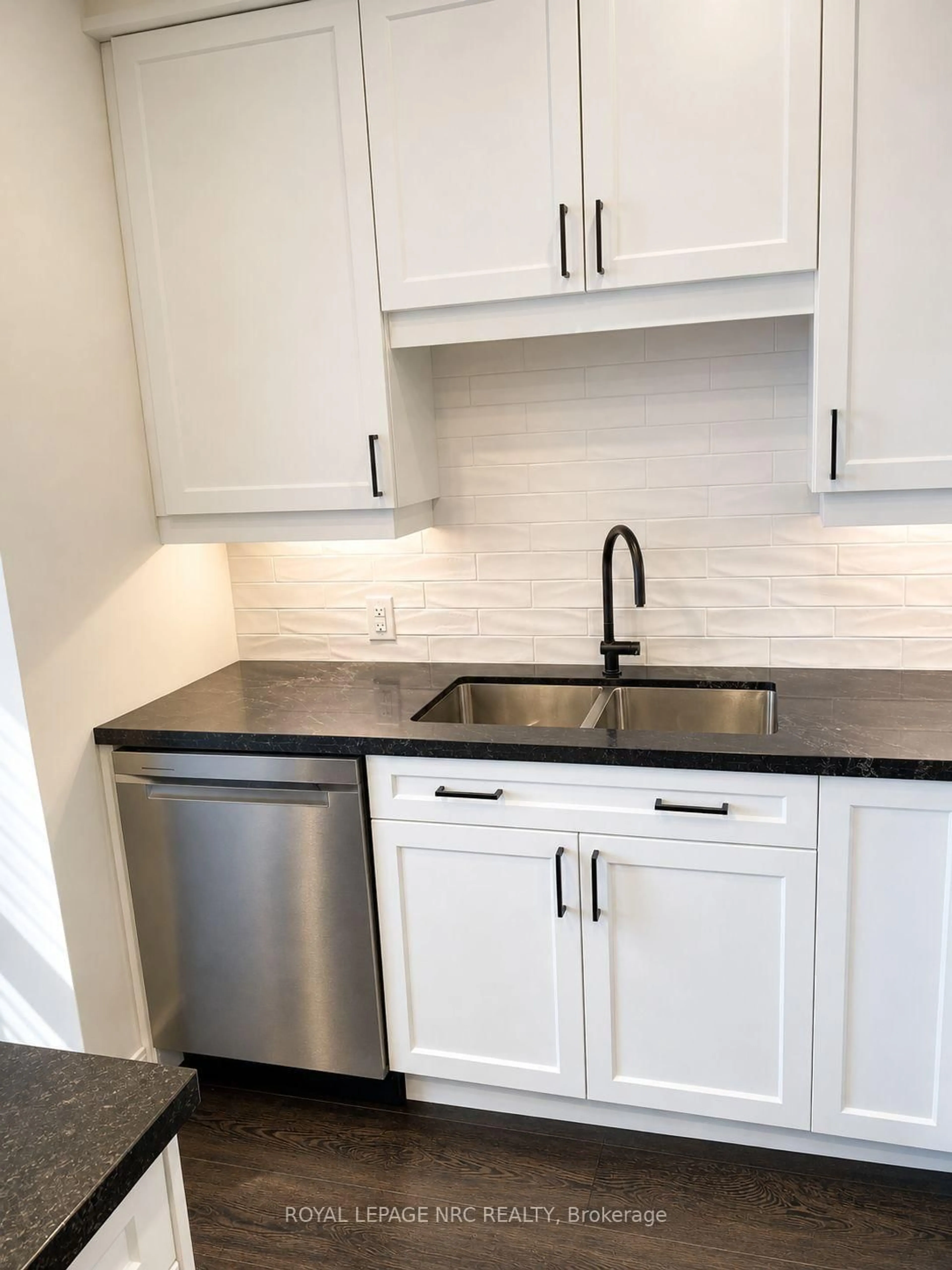 Standard kitchen, ceramic/tile floor for 118 West St #604, Port Colborne Ontario L3K 4C9