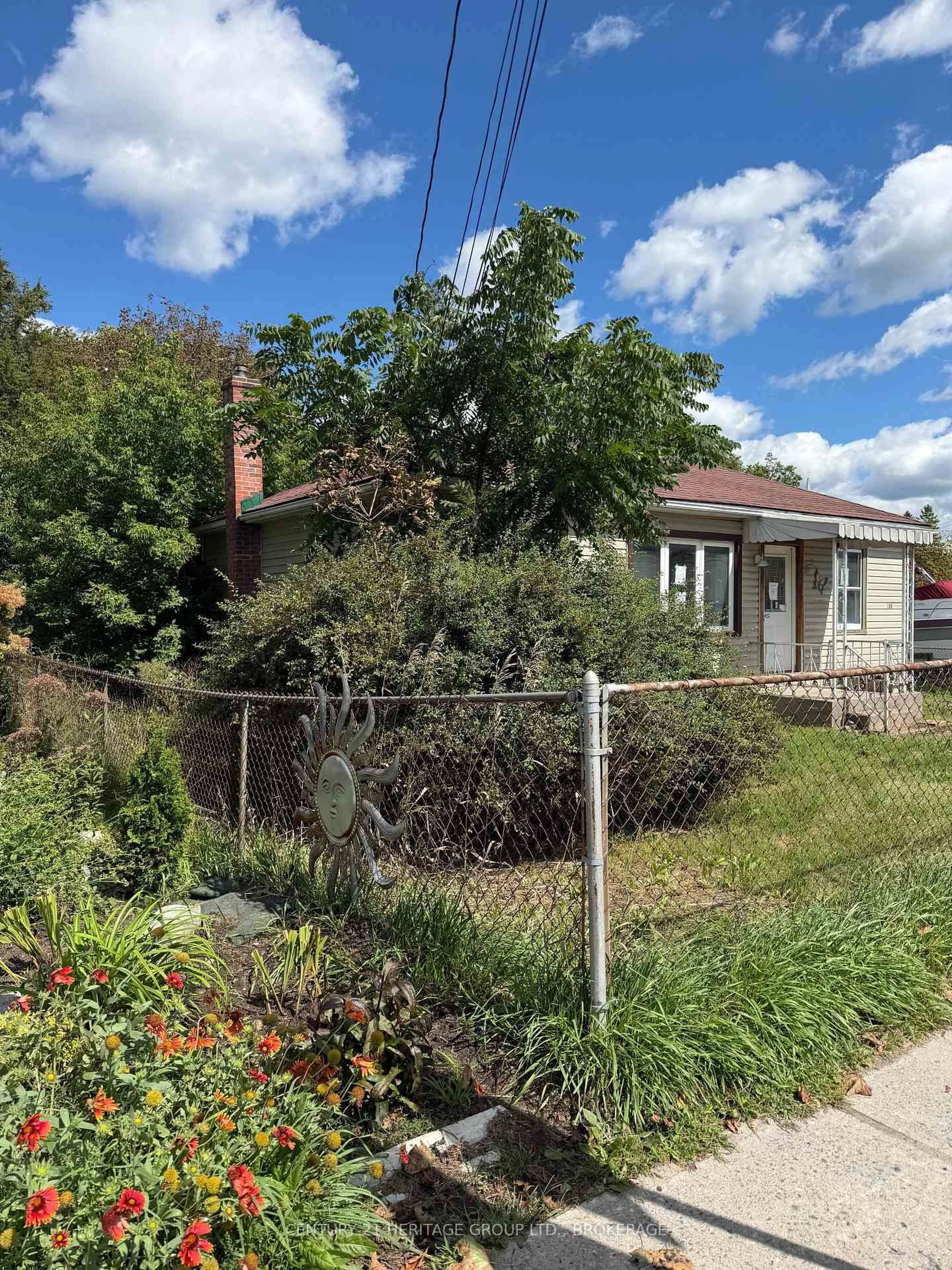 A pic from outside/outdoor area/front of a property/back of a property/a pic from drone, street for 199 Belleville Rd, Greater Napanee Ontario K7R 2R4