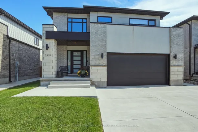 2369 Red Thorne Ave, London South 2