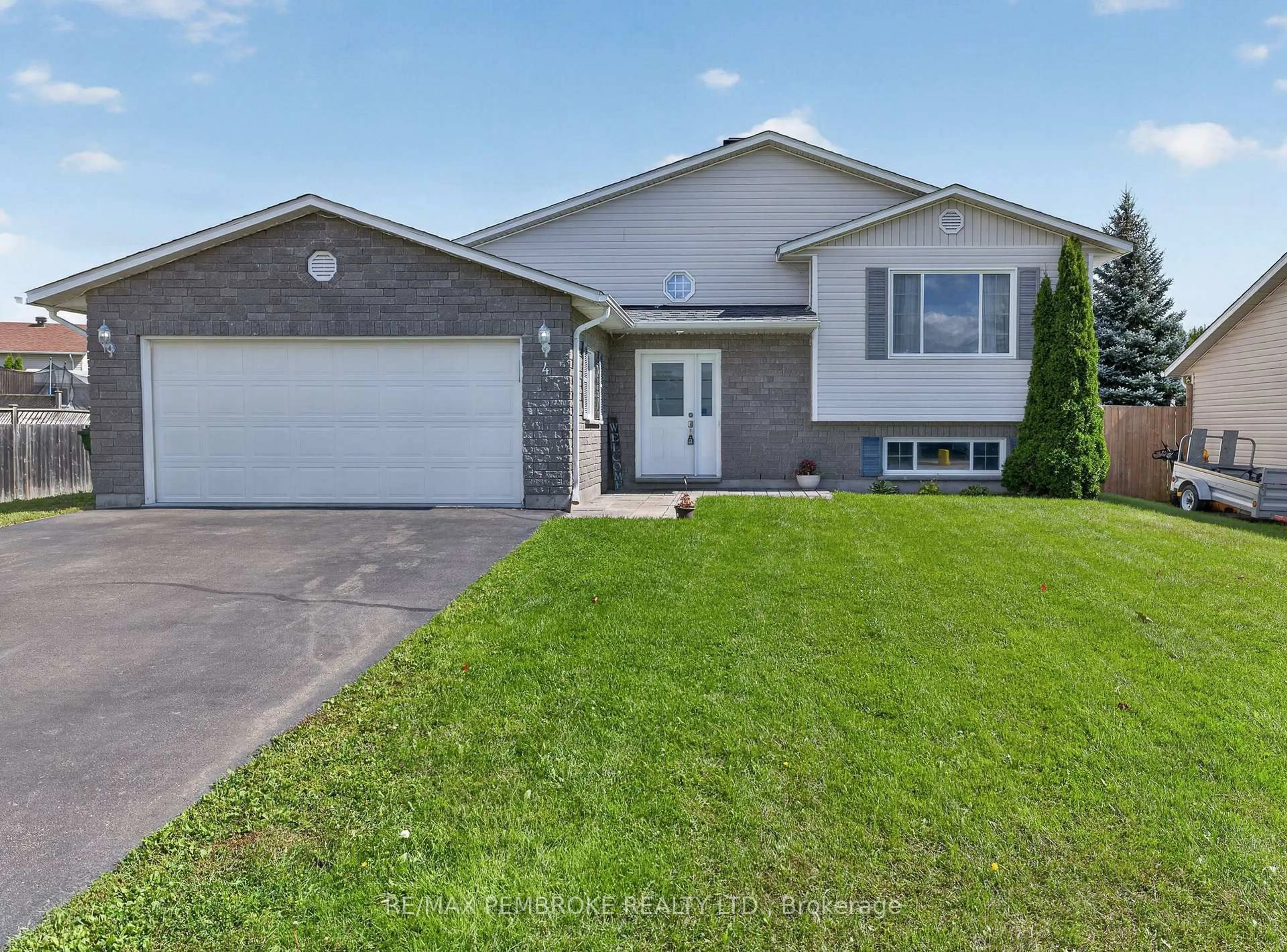 Home with vinyl exterior material, street for 4 Winfield St, Petawawa Ontario K8H 0A1