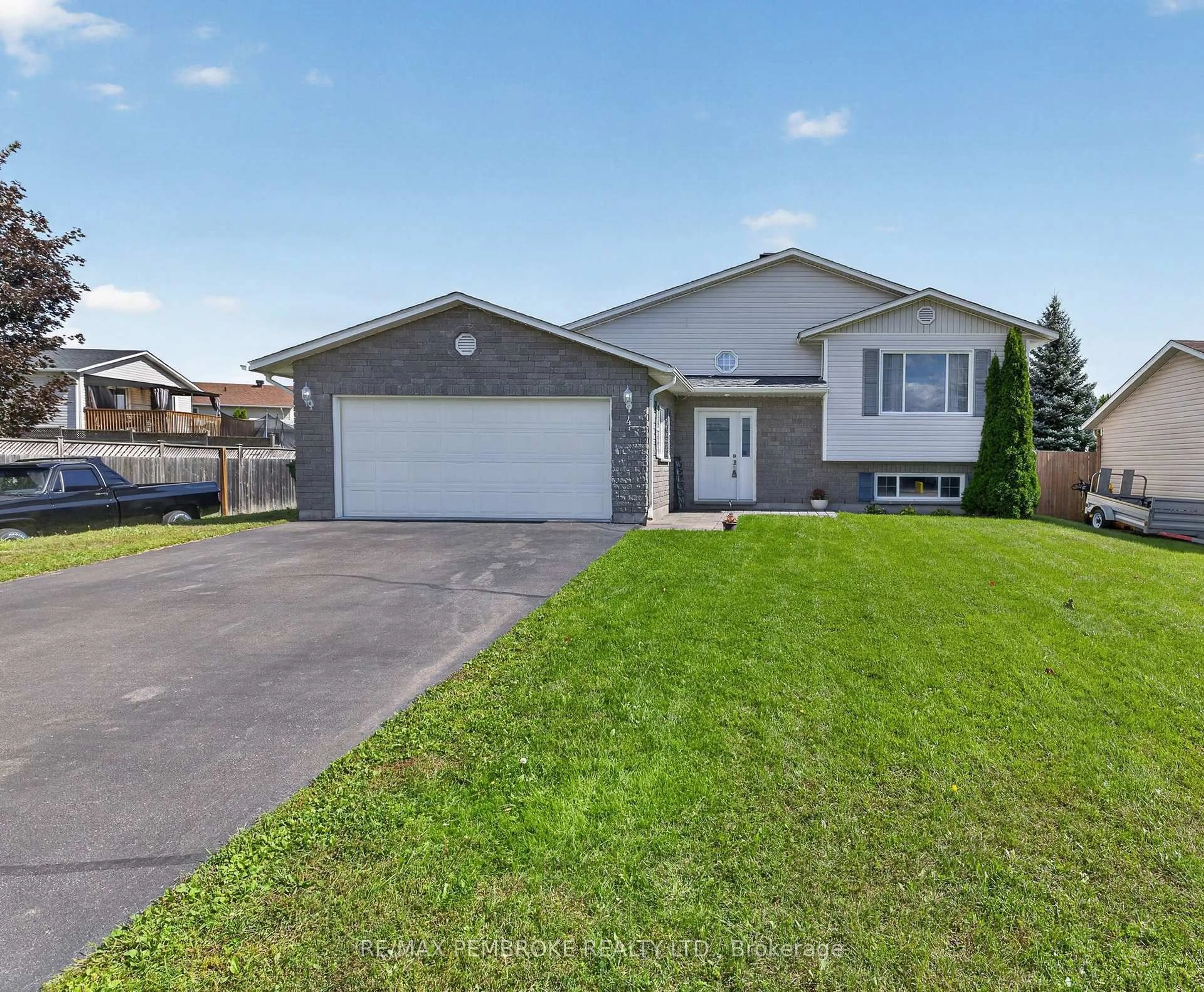 Home with vinyl exterior material, street for 4 Winfield St, Petawawa Ontario K8H 0A1