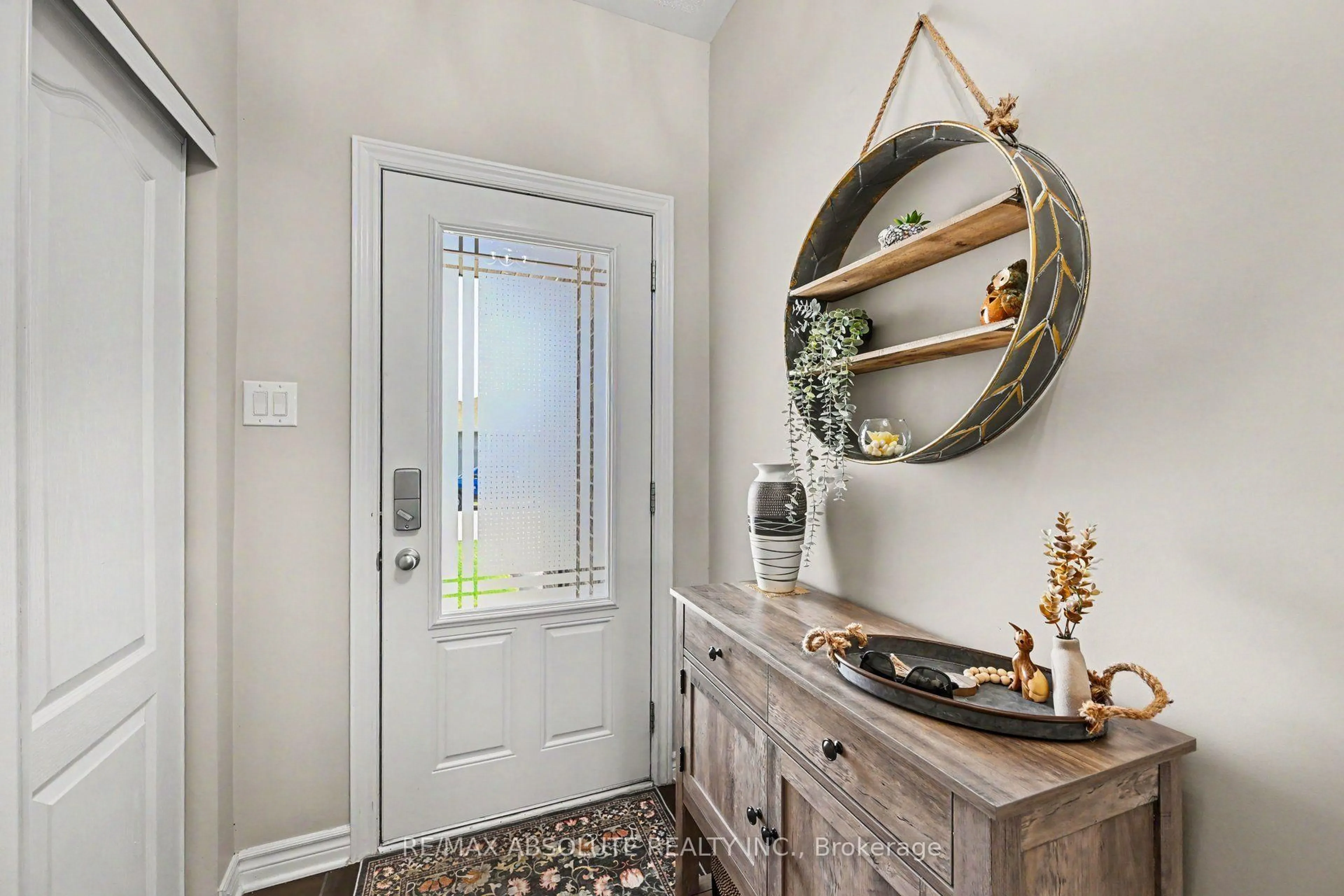 Indoor entryway for 96 Bellwood Dr, Arnprior Ontario K7S 0H7