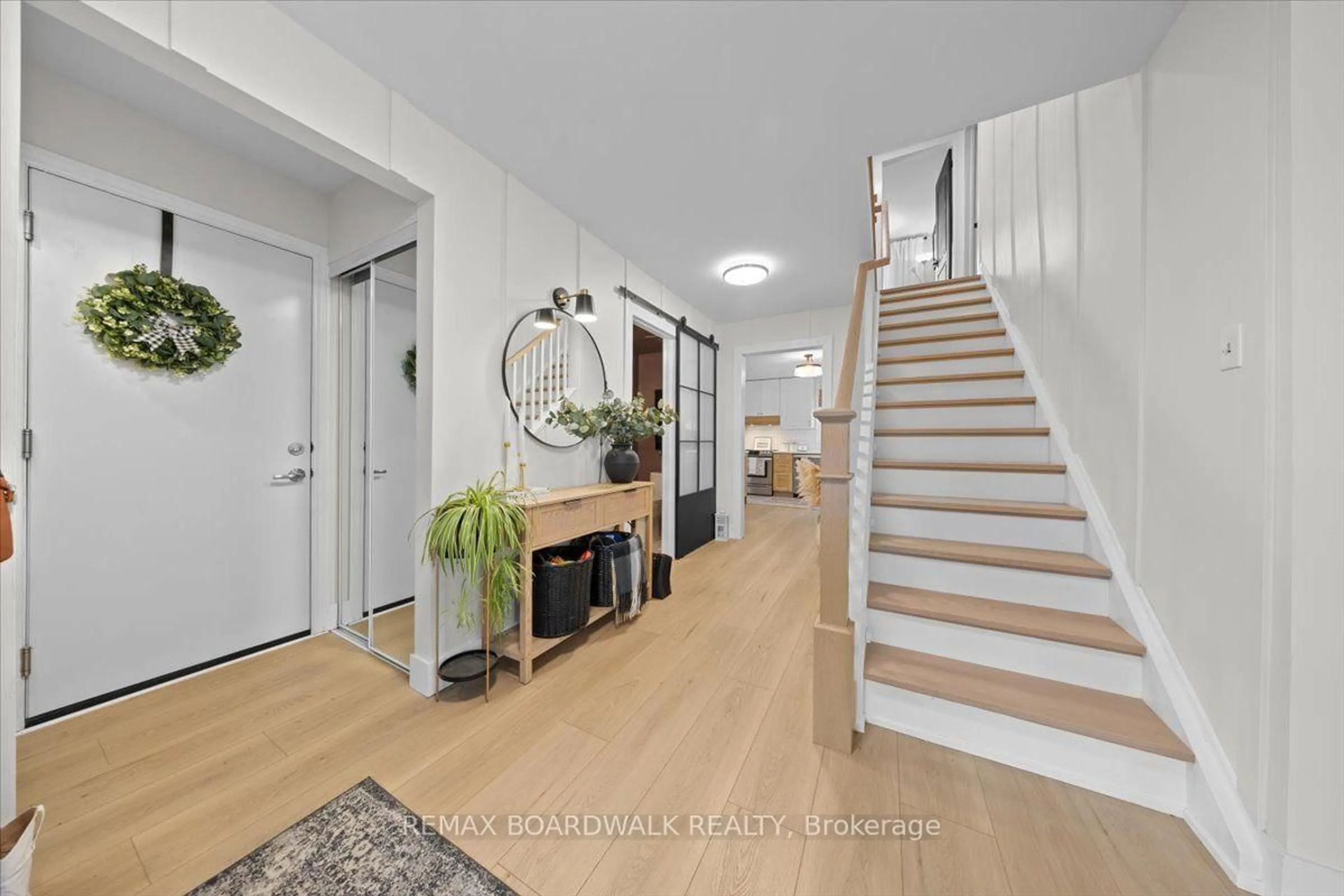 Indoor entryway for 11 Duncan St, Carleton Place Ontario K7C 3W4