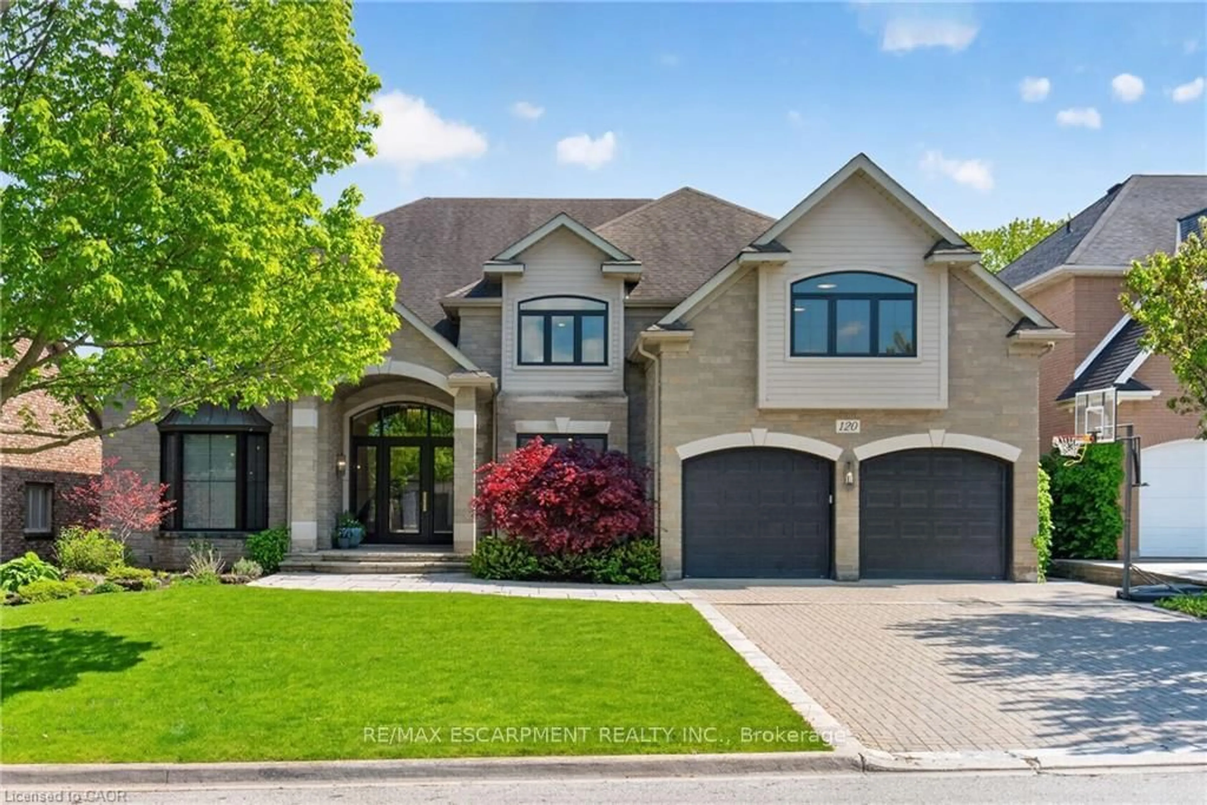 Home with brick exterior material, street for 120 JEROME PARK Dr, Hamilton Ontario L9H 6H3