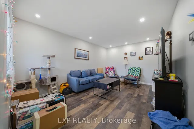 1675 Heatherington Rd #11, Ottawa 2