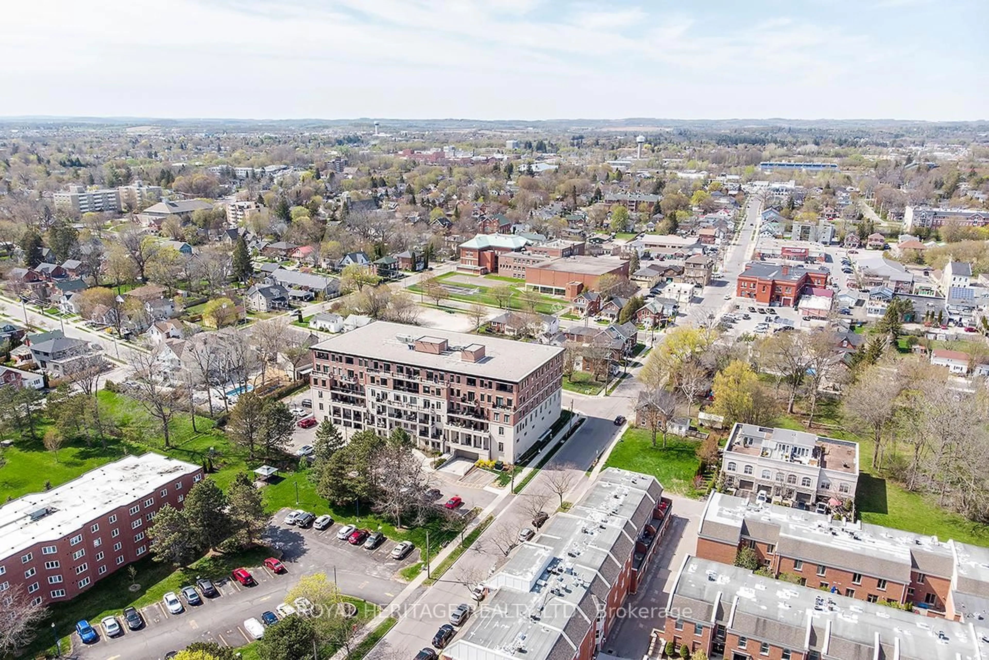 A pic from outside/outdoor area/front of a property/back of a property/a pic from drone, unknown for 135 Orr St #204, Cobourg Ontario K9A 0J6