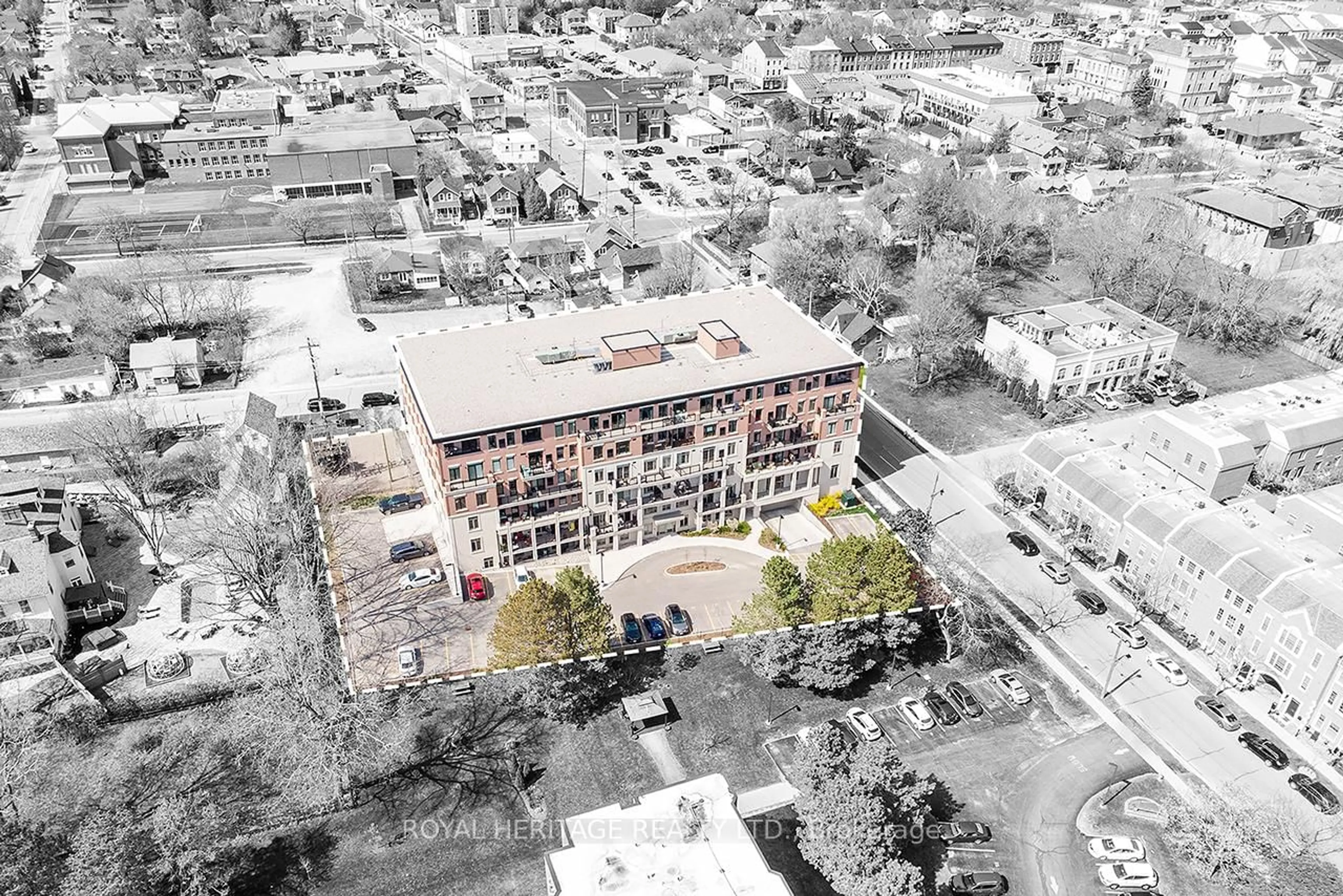 A pic from outside/outdoor area/front of a property/back of a property/a pic from drone, building for 135 Orr St #204, Cobourg Ontario K9A 0J6