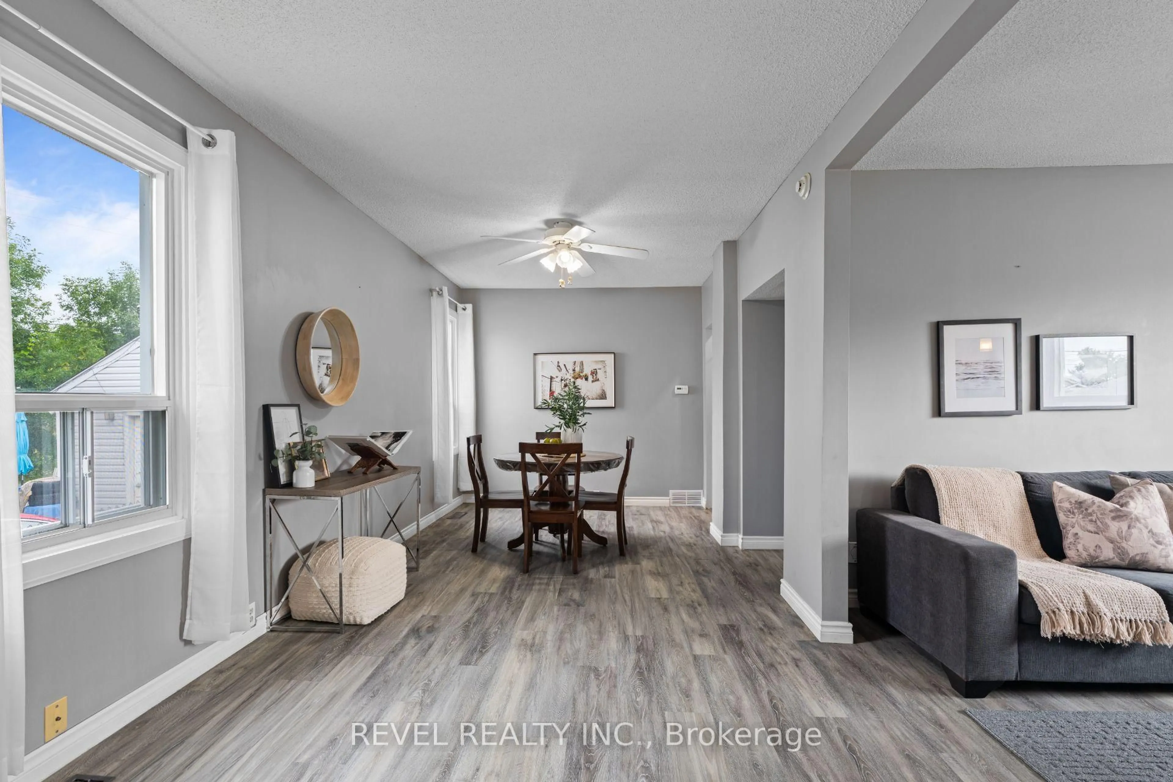 Living room with furniture, unknown for 3 1/2 Dundonald St, St. Catharines Ontario L2P 2A8