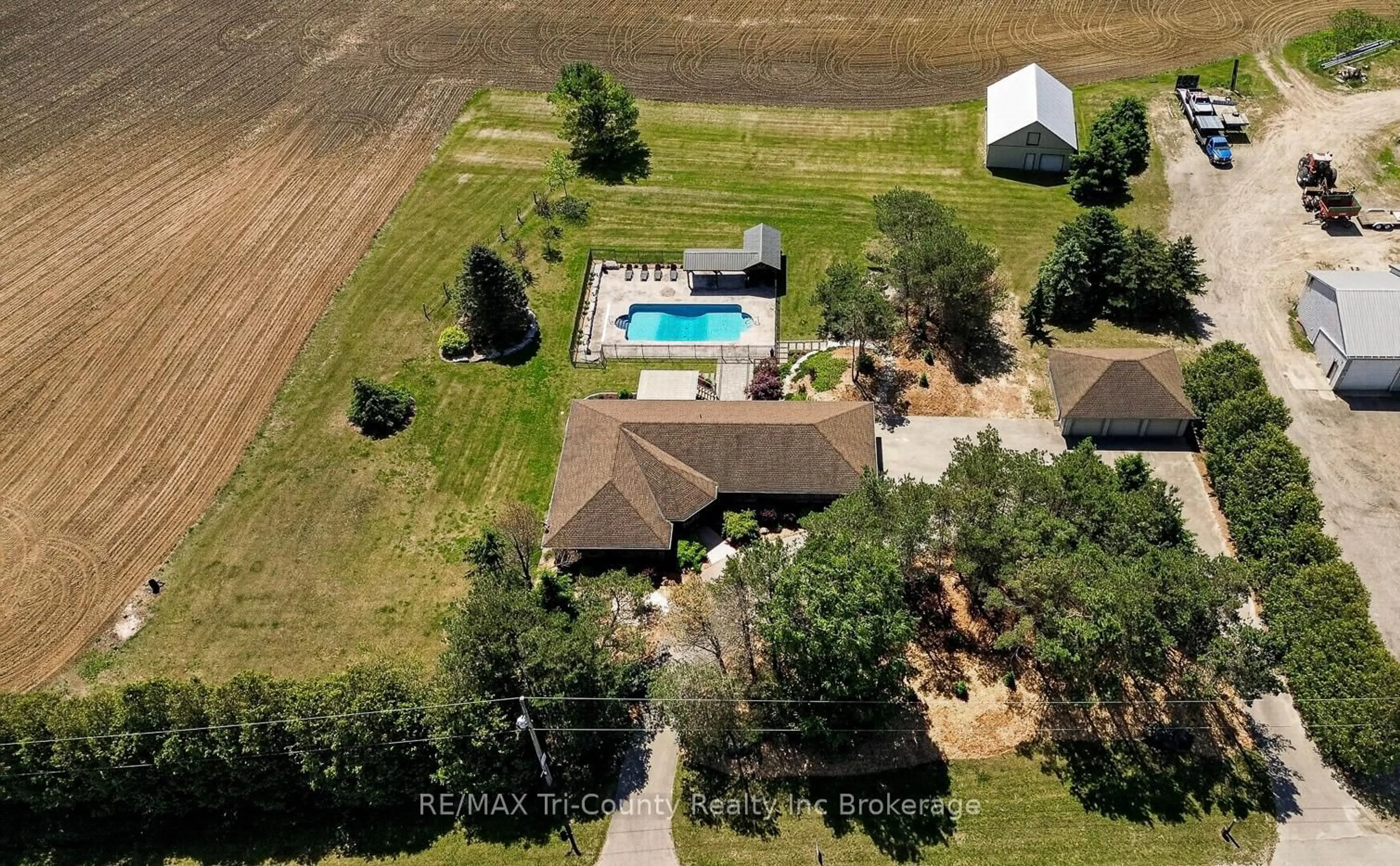 A pic from outside/outdoor area/front of a property/back of a property/a pic from drone, water/lake/river/ocean view for 57009 Heritage Line, Bayham Ontario N0J 1Y0