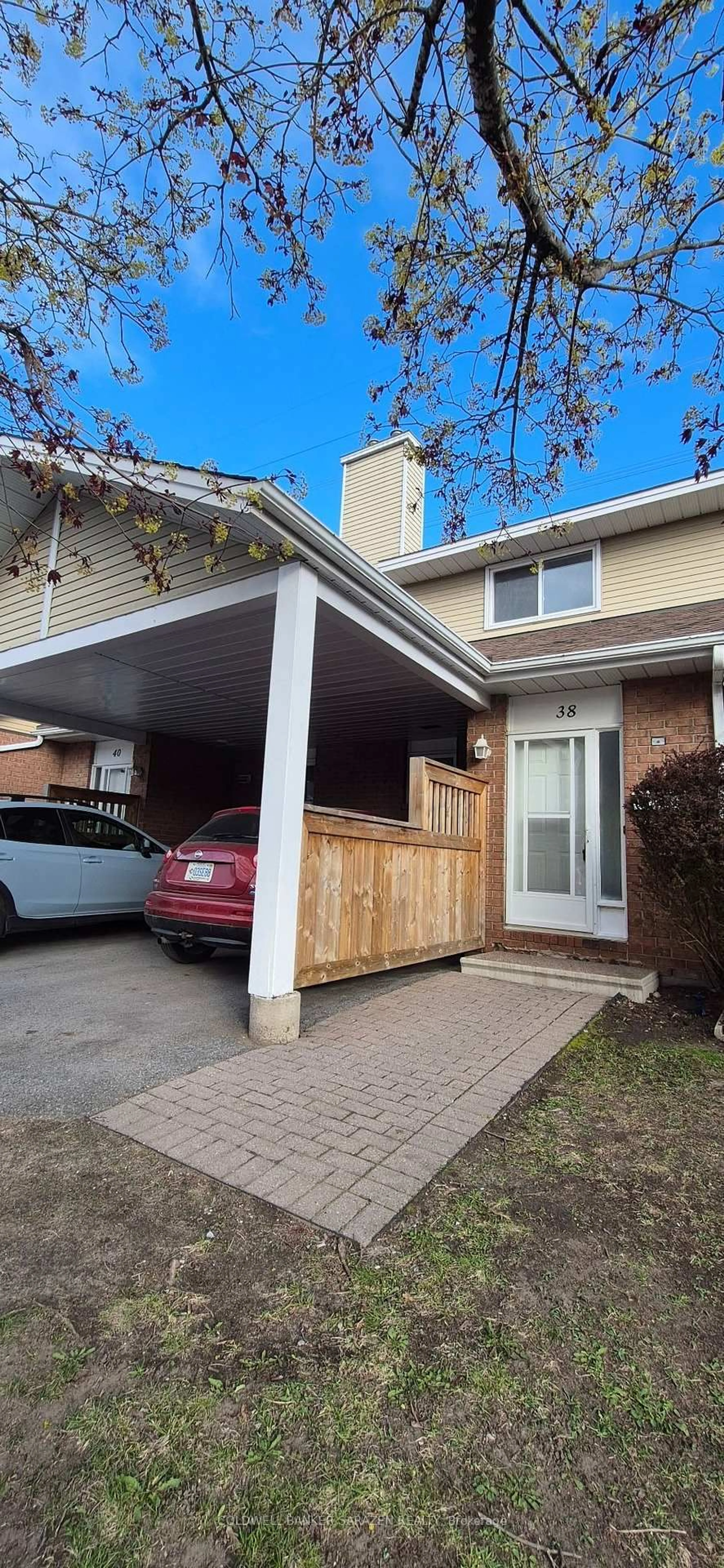 Home with vinyl exterior material, street for 38 Paddington Private, Ottawa Ontario K1V 0T2