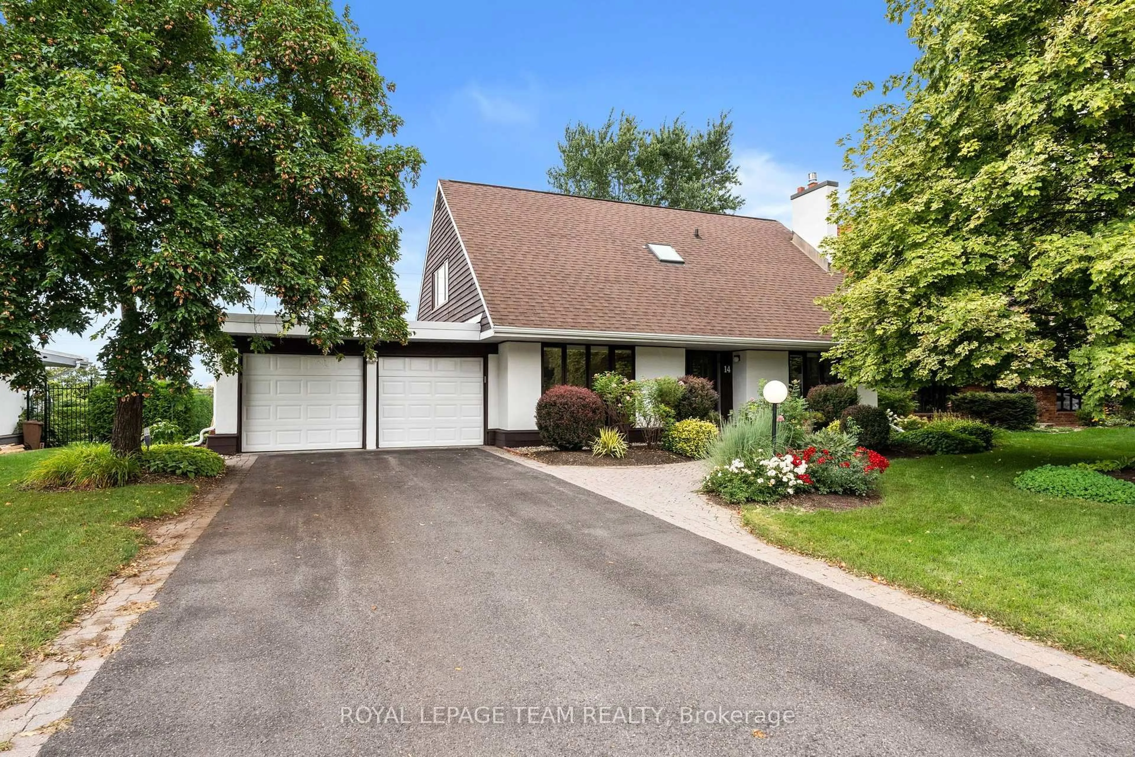 Home with vinyl exterior material, street for 14 Lismer Cres, Kanata Ontario K2K 1A2