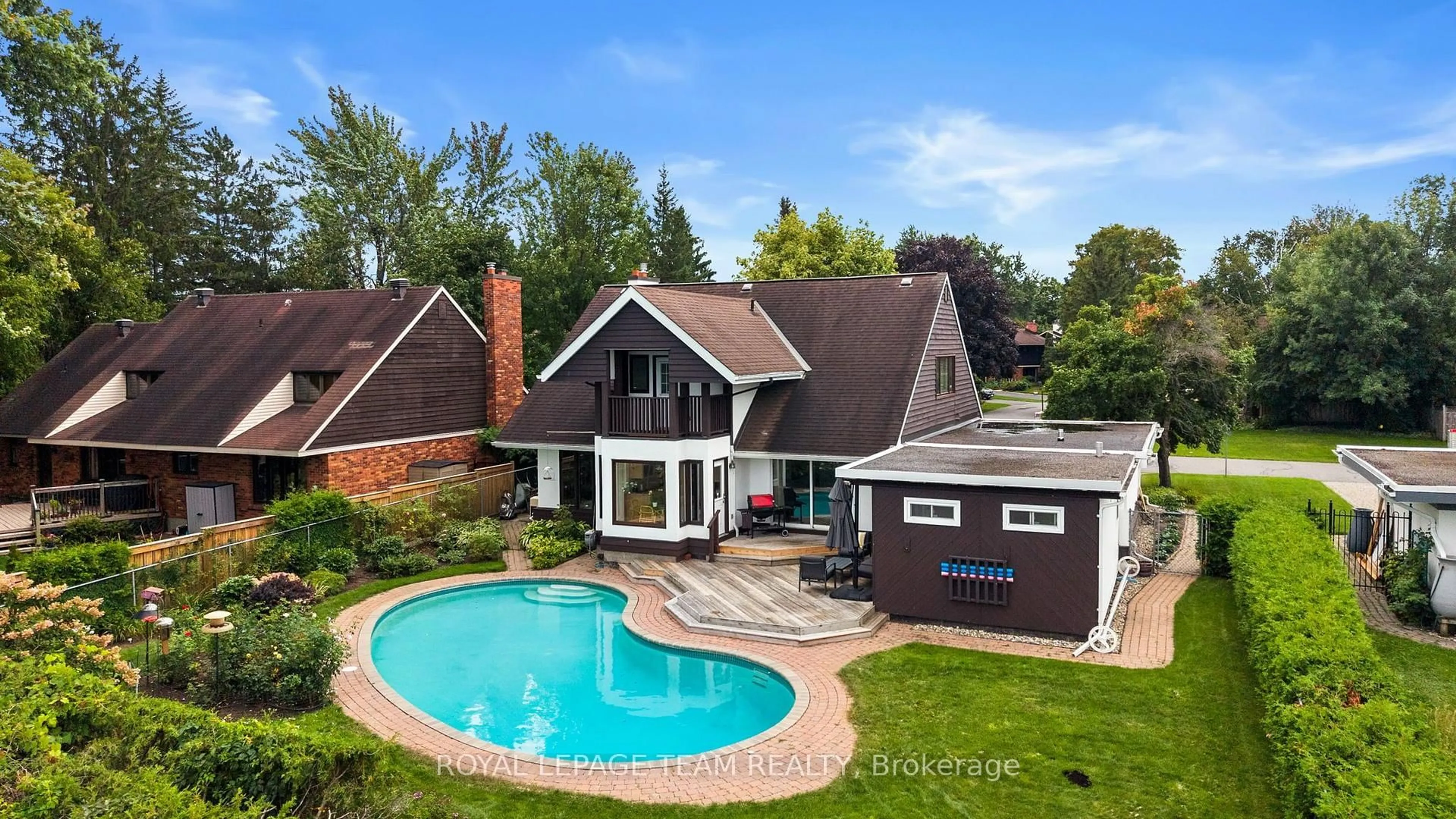 A pic from outside/outdoor area/front of a property/back of a property/a pic from drone, water/lake/river/ocean view for 14 Lismer Cres, Kanata Ontario K2K 1A2