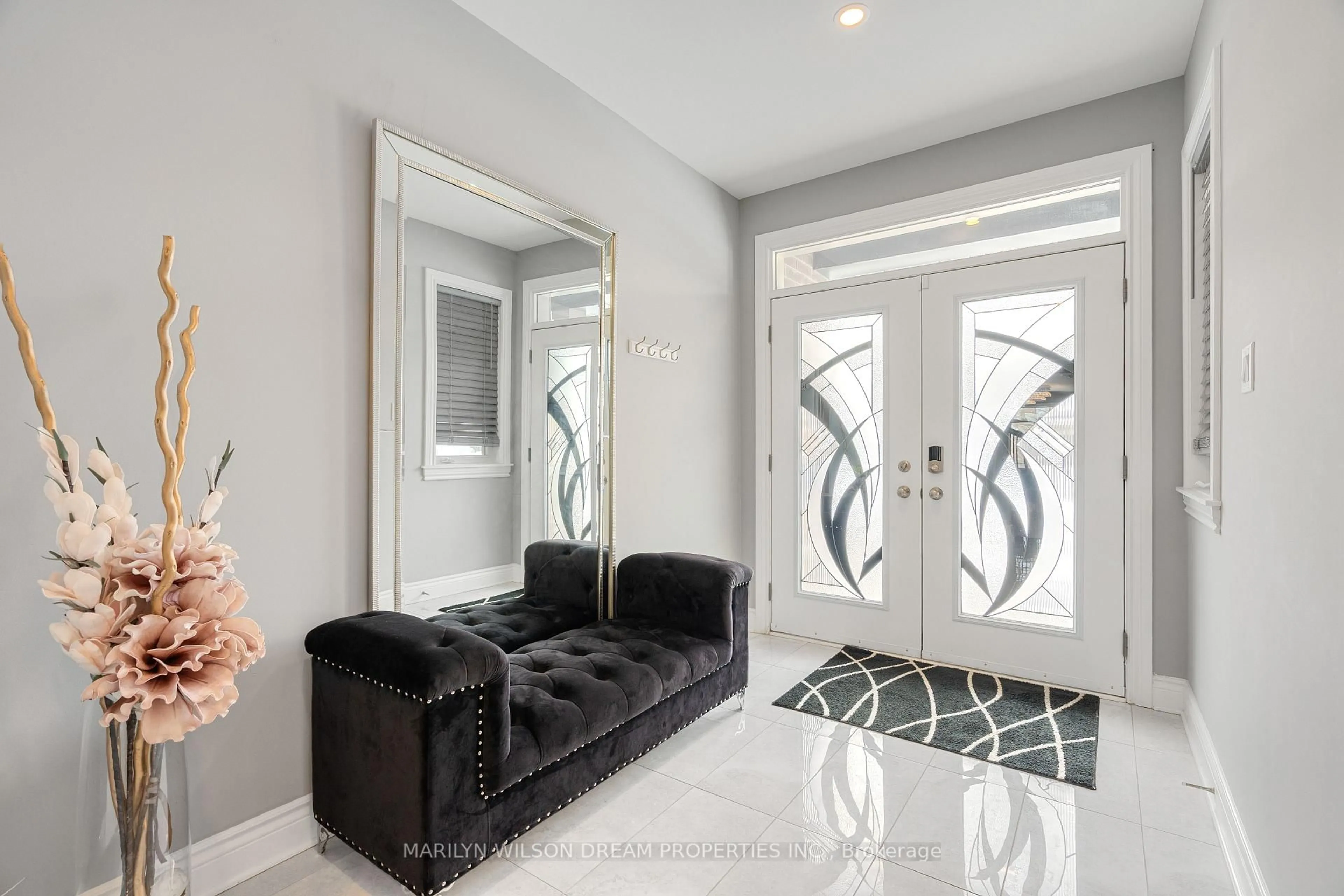 Indoor entryway for 43 Angel Hts, Stittsville Ontario K2S 2N2