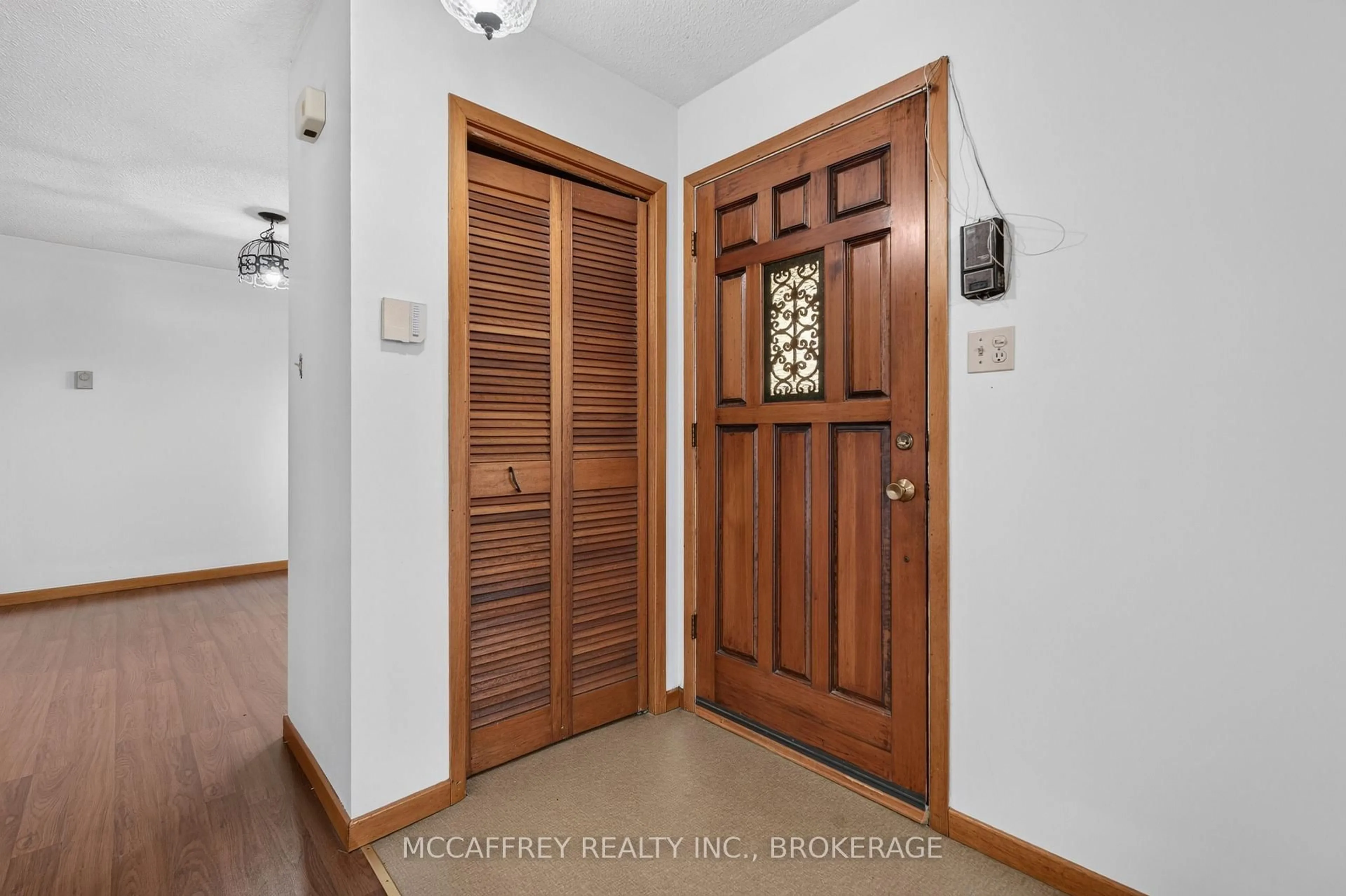 Indoor entryway for 2572 County Rd 1, Plantagenet Ontario K7R 3L2