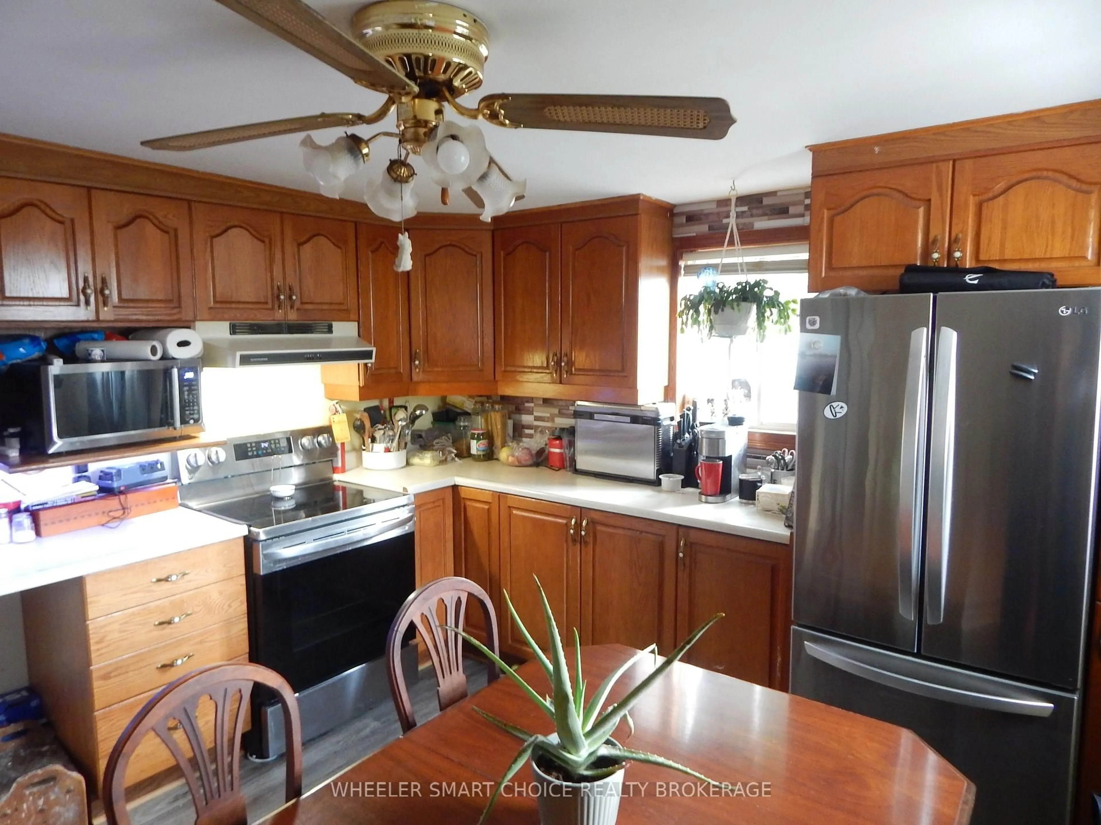 Open concept kitchen, unknown for 107-109 Cumberland St, Cornwall Ontario K6J 4H4