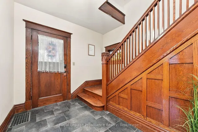 31 Grove St, Belleville 5