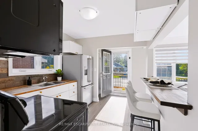 256 East 25th St, Hamilton 5