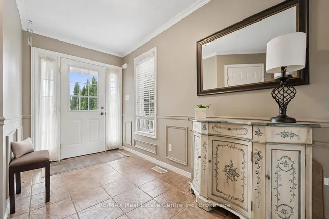 4 HUNT St, Guelph 2