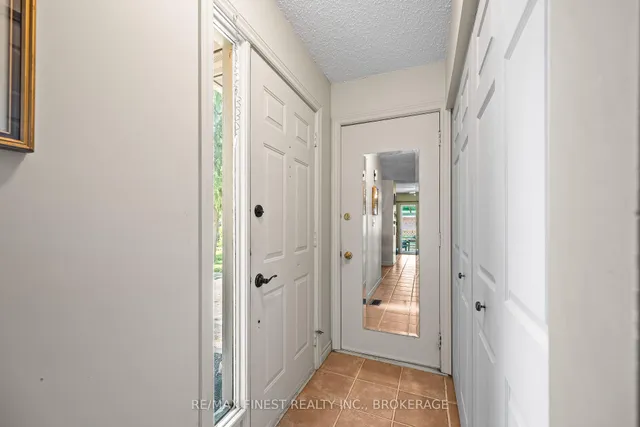 105 Grenadier Dr, Kingston 5