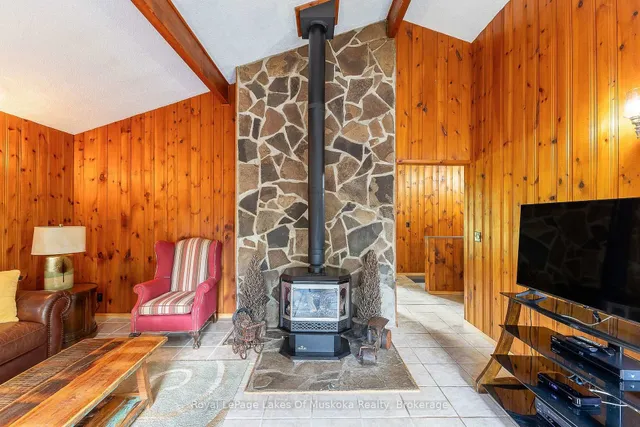 1053 Atkins Lake Rd, Bracebridge 4