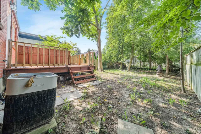 37 1/2 Cumberland St, St. Catharines 2