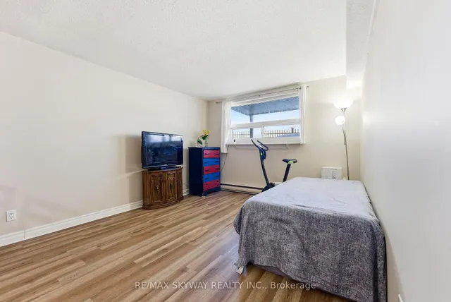 25 College St #103, Belleville 4