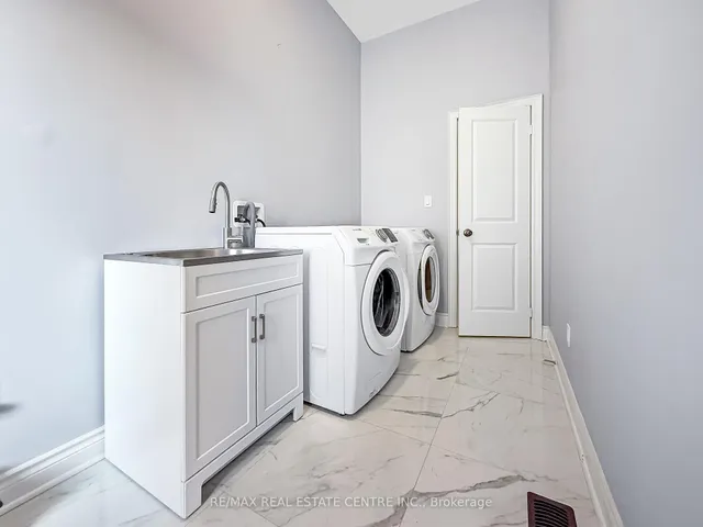33 Stonegate Ave, Mono 4