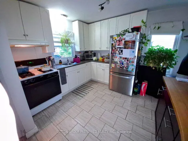 208 Linwood St, London East 5