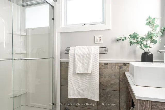 93 Kemp Cres, Stratford 5