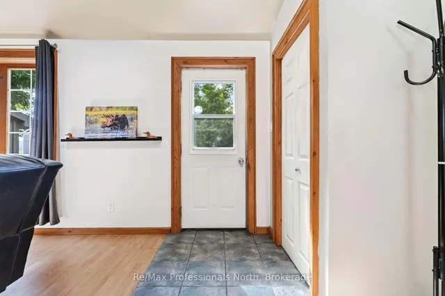 160 Isaac St, Gravenhurst 3