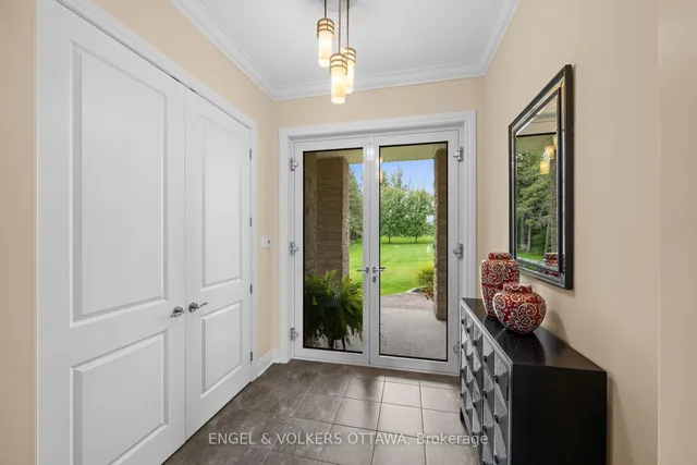 5833 Rideau Valley Dr, Manotick 4