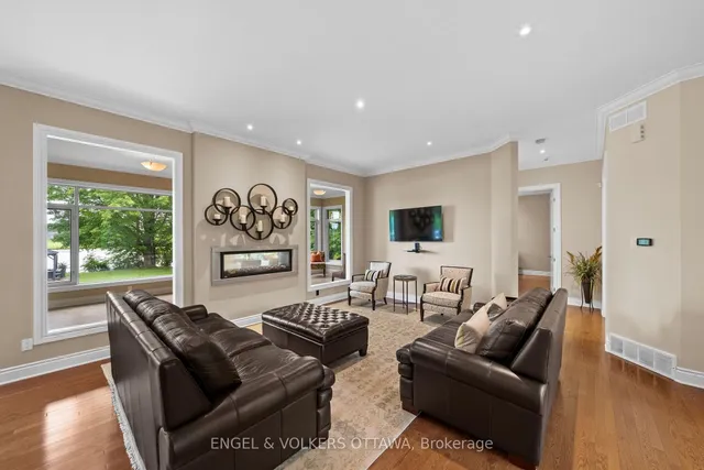 5833 Rideau Valley Dr, Manotick 5