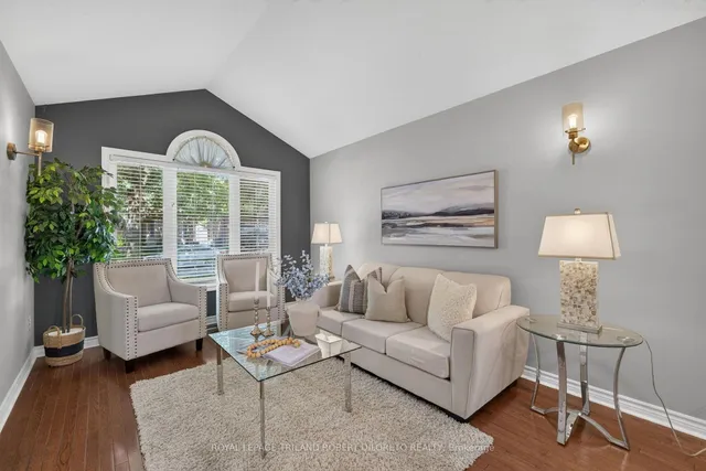 375 Kingbird Crt, London North 5