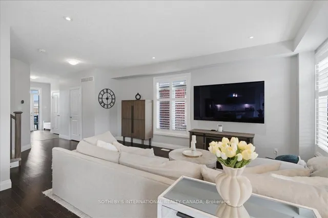 356 Freure Dr, Cambridge 3