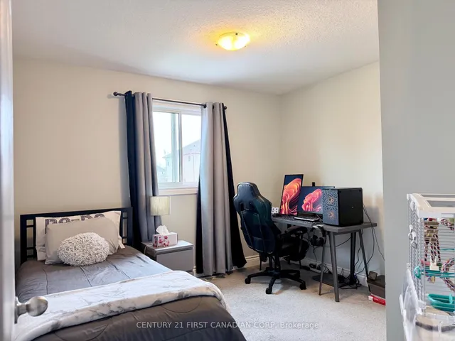 9 Barrett Cres, St. Thomas 5