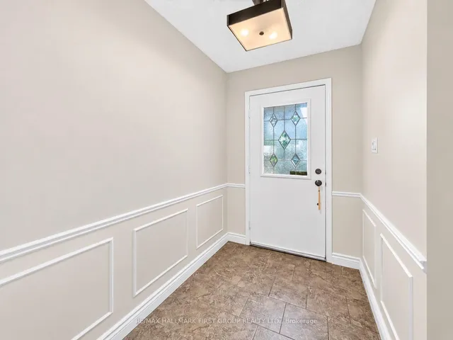 174 Highview Ave, London South 4