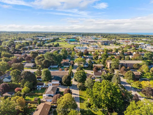 239 Tilt St, Goderich 3