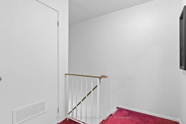 520 Fenerty Crt #8, Ottawa 3