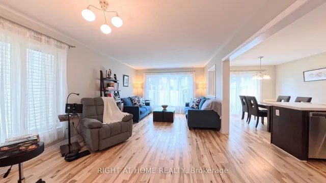 566 Dundonald Dr, Ottawa 3