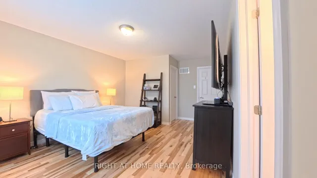 566 Dundonald Dr, Ottawa 5