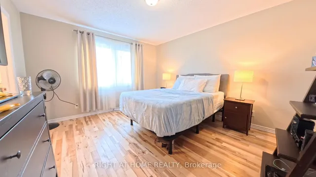 566 Dundonald Dr, Ottawa 4