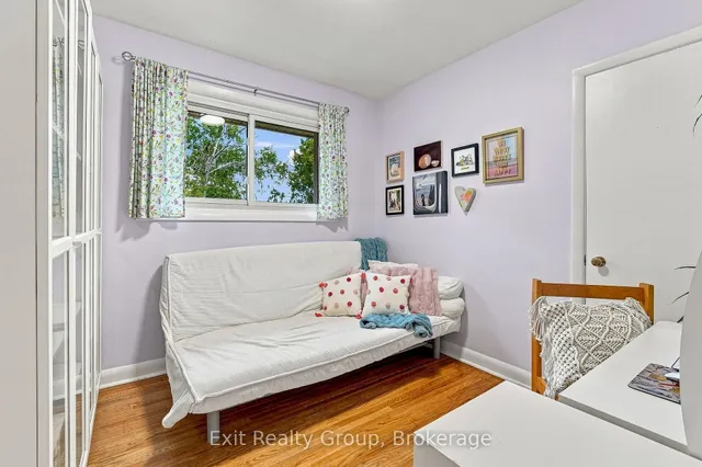 50 Lambert Dr, Belleville 4