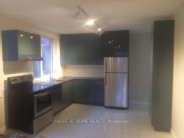 84 Proctor Blvd, Hamilton 4