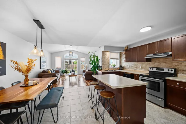 934 Silverfox Cres, London North 5