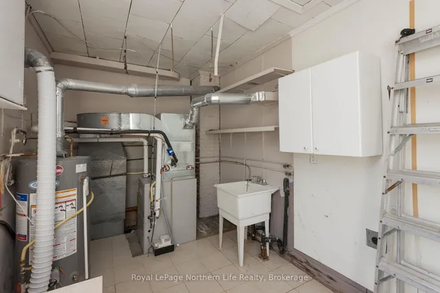 840 Mclaren St, North Bay 3