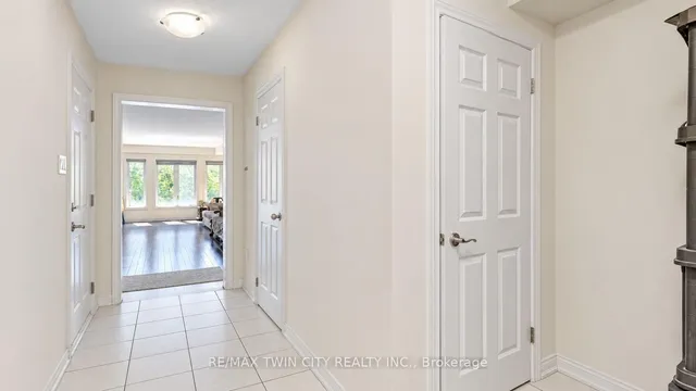 755 Linden Dr Unit 37 Dr, Cambridge 4